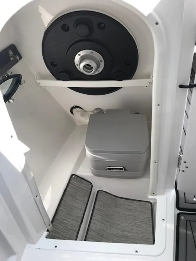 Slide: The Image of Rinker 29QX 2018 - 18