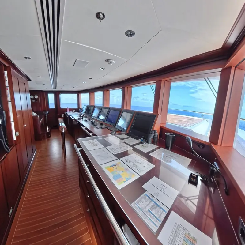Slide: The Image of Heesen 55M 2025 - 61