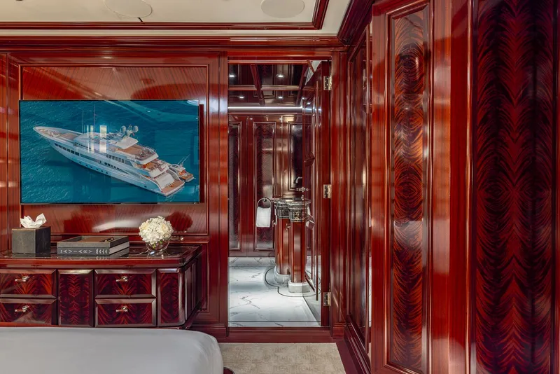 Slide: The Image of Heesen 55M 2025 - 40