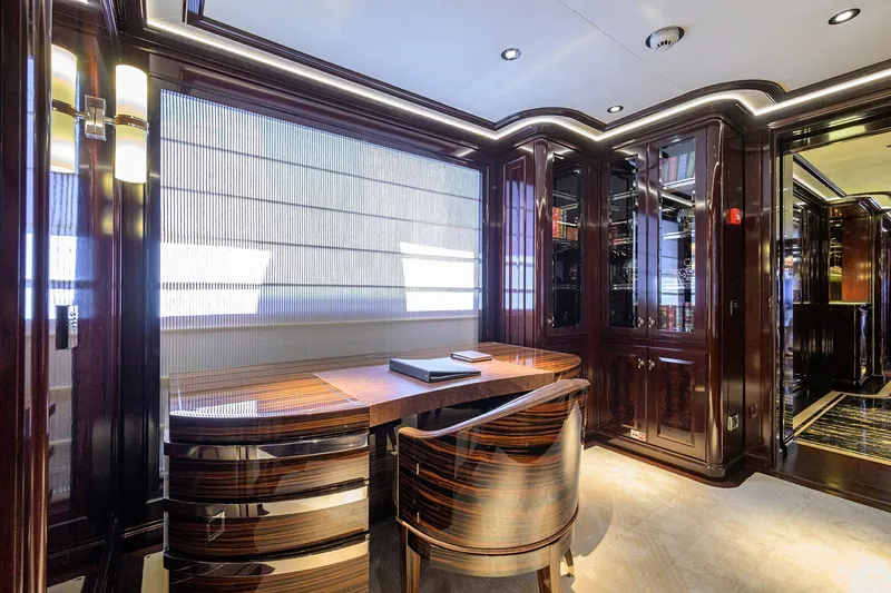 Slide: The Image of Heesen 55M 2025 - 21