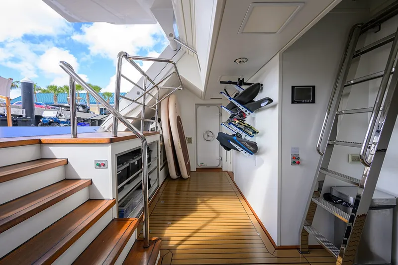 Slide: The Image of Heesen 55M Steel 2027 - 80