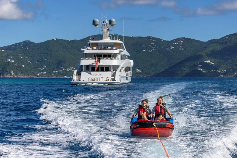 Slide: The Image of Heesen 55M Steel 2027 - 83