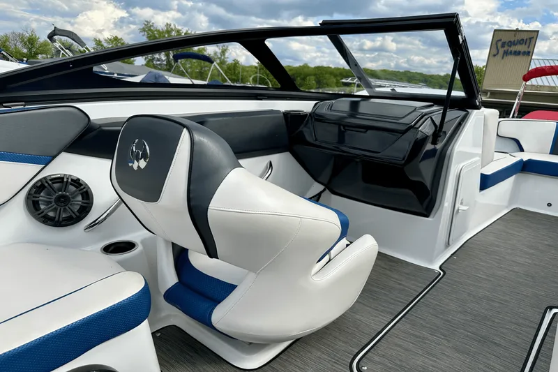 Slide: The Image of Scarab 195ID IMPULSE 2020 - 20