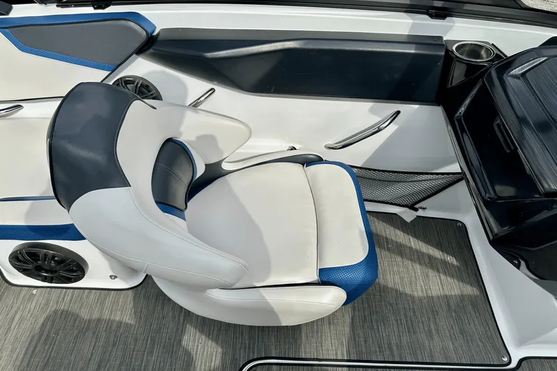 Slide: The Image of Scarab 195ID IMPULSE 2020 - 25