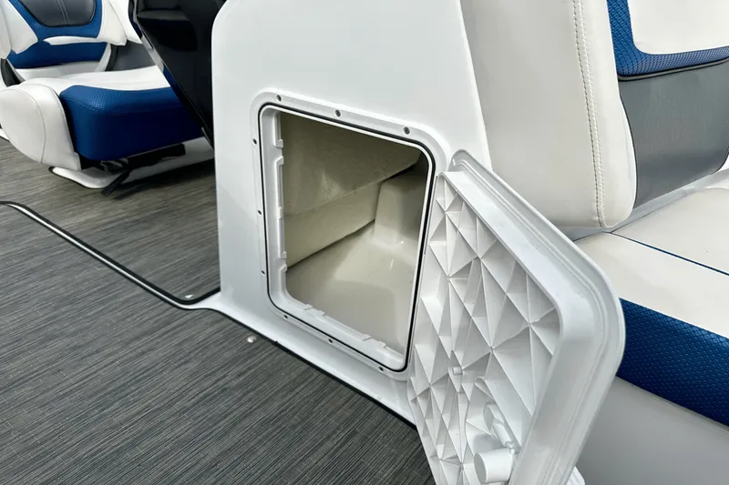 Slide: The Image of Scarab 195ID IMPULSE 2020 - 30