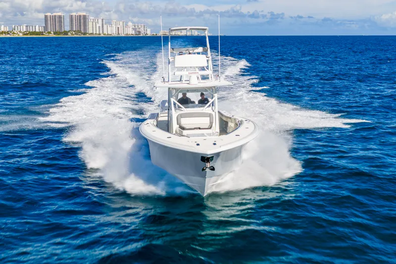 Slide: The Image of Yellowfin Offshore 42 2015 - 18