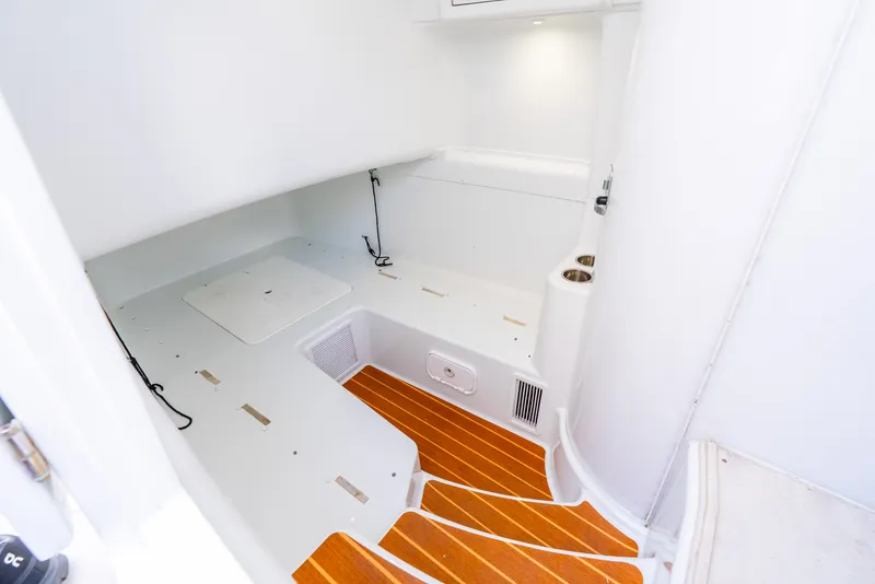 Slide: The Image of Yellowfin Offshore 42 2015 - 43