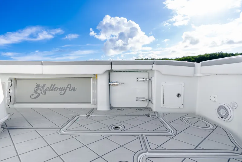 Slide: The Image of Yellowfin Offshore 42 2015 - 24