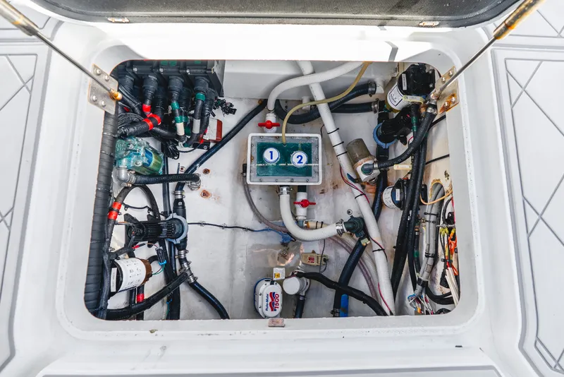 Slide: The Image of Yellowfin Offshore 42 2015 - 29