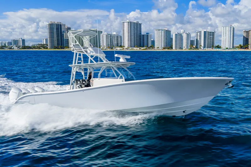 The Image of Yellowfin Offshore 42 2015 - 3