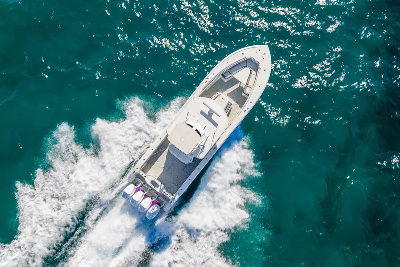 Slide: The Image of Yellowfin Offshore 42 2015 - 17