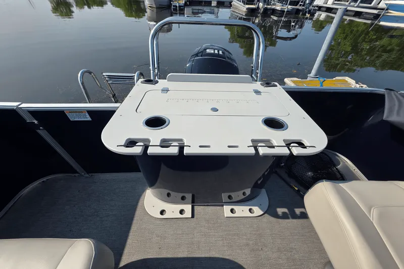 Slide: The Image of Sylvan 8522 MIRAGE PF 2021 - 17