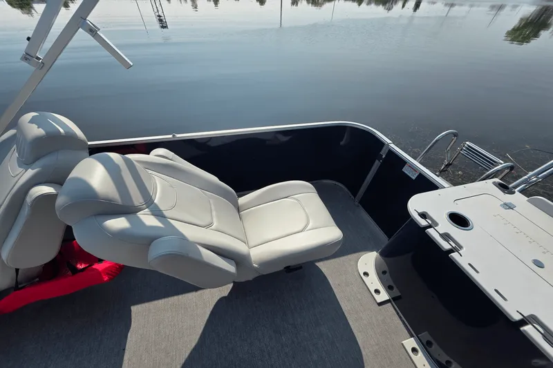 Slide: The Image of Sylvan 8522 MIRAGE PF 2021 - 18