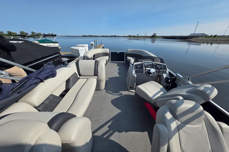 Slide: The Image of Sylvan 8522 MIRAGE PF 2021 - 4