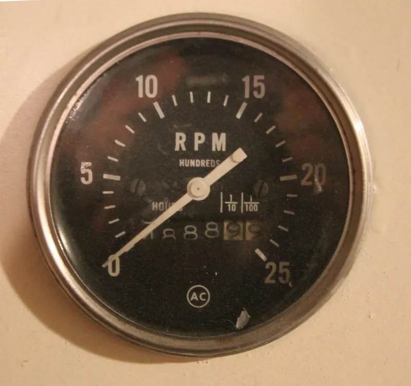 Slide: The Image of Stbd Hour Meter - 72