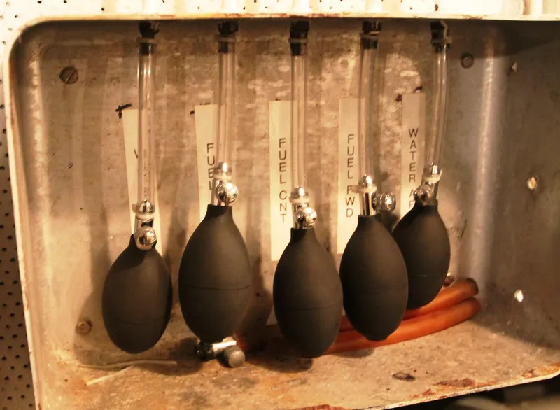 Slide: The Image of Water/Fuel Pressure Bulbs - 84