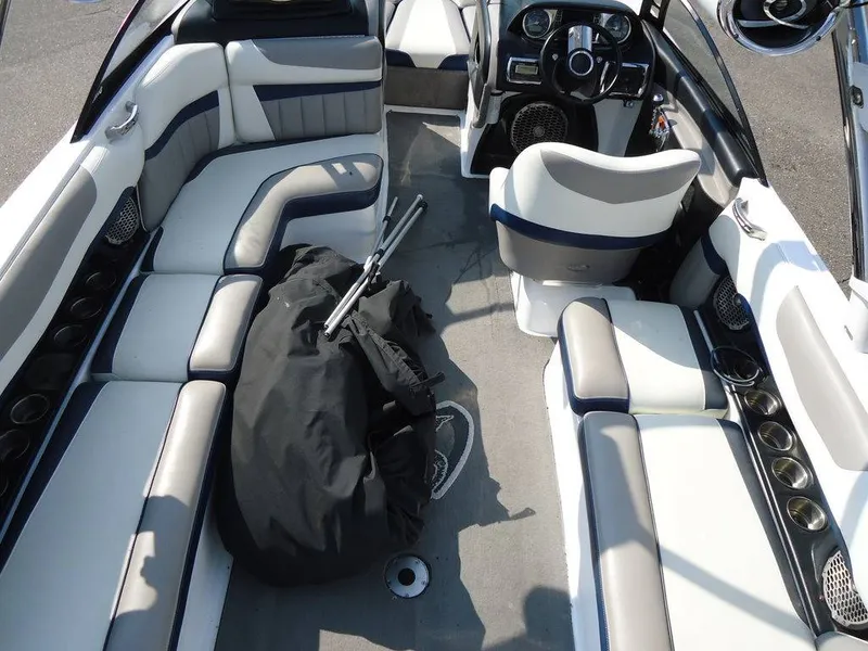 Slide: The Image of Malibu Boats 24 MXZ 2013 - 17