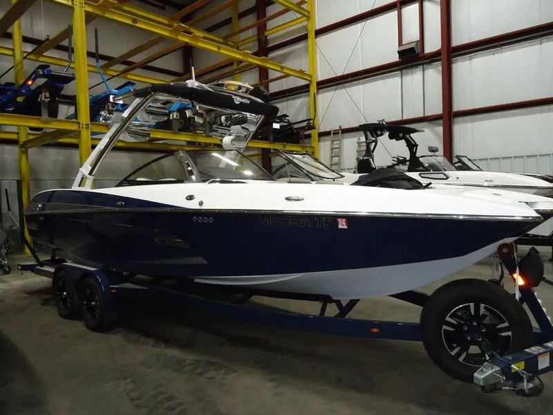 Slide: The Image of Malibu Boats 24 MXZ 2013 - 11