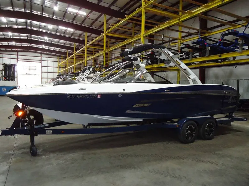 Slide: The Image of Malibu Boats 24 MXZ 2013 - 10
