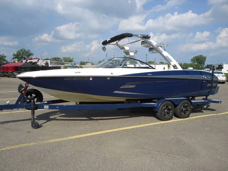 Slide: The Image of Malibu Boats 24 MXZ 2013 - 20