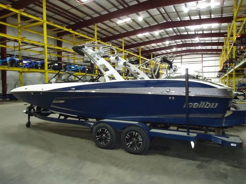 Slide: The Image of Malibu Boats 24 MXZ 2013 - 8