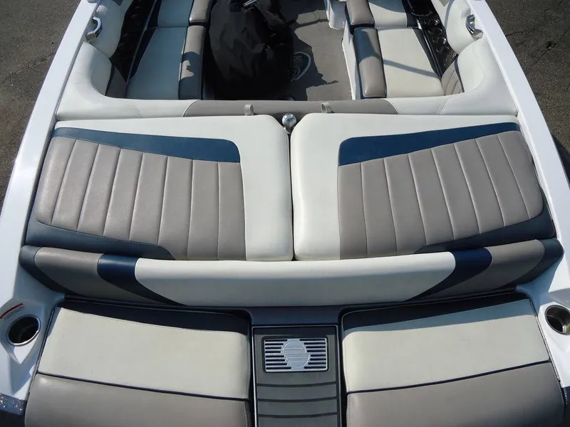 Slide: The Image of Malibu Boats 24 MXZ 2013 - 4