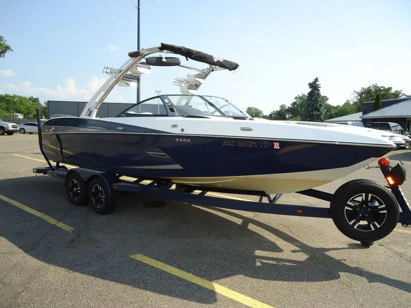 Slide: The Image of Malibu Boats 24 MXZ 2013 - 16