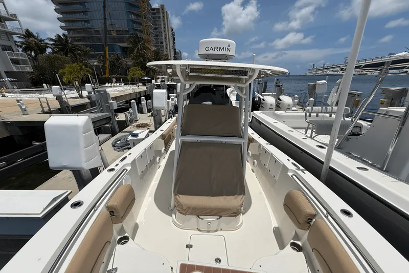 Slide: The Image of NauticStar 2602 L 2019 - 6