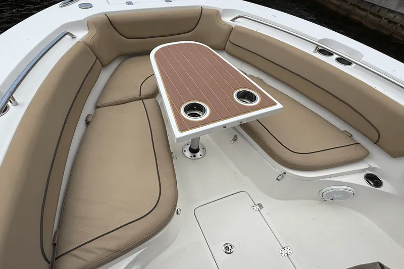 Slide: The Image of NauticStar 2602 L 2019 - 8