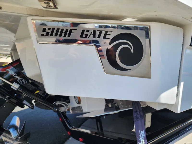 Slide: The Image of Cobalt Boats R8 SURF 2026 - 11
