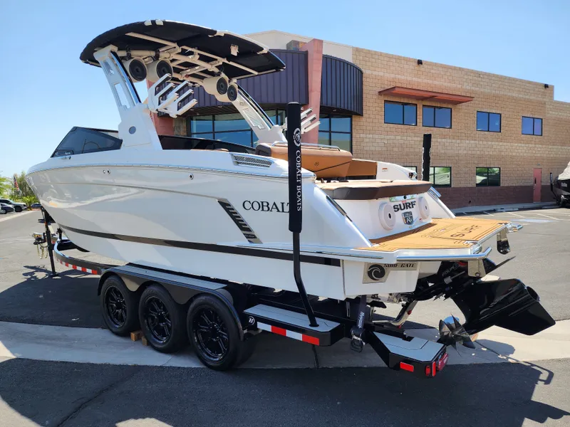 Slide: The Image of Cobalt Boats R8 SURF 2026 - 4