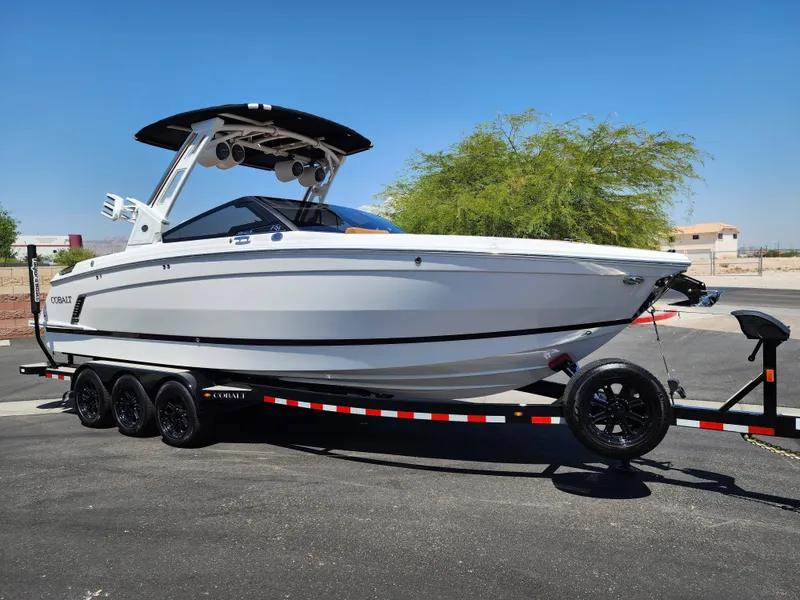 Slide: The Image of Cobalt Boats R8 SURF 2026 - 1