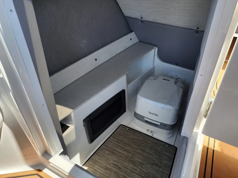 Slide: The Image of Cobalt Boats R8 SURF 2026 - 30