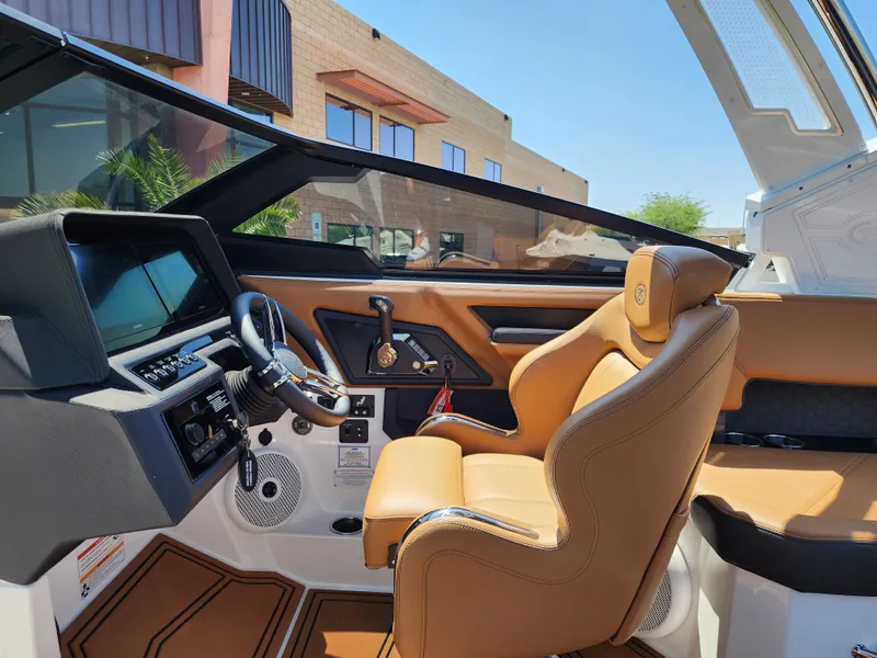 Slide: The Image of Cobalt Boats R8 SURF 2026 - 20