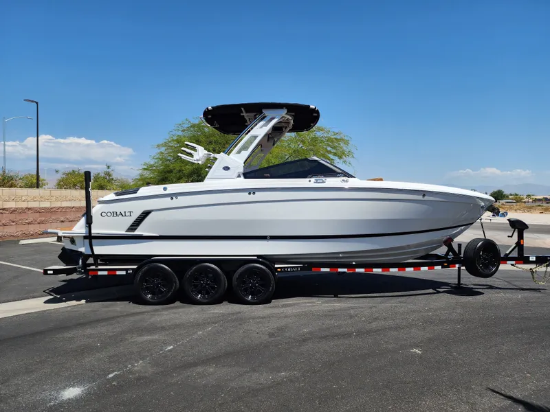 Slide: The Image of Cobalt Boats R8 SURF 2026 - 0