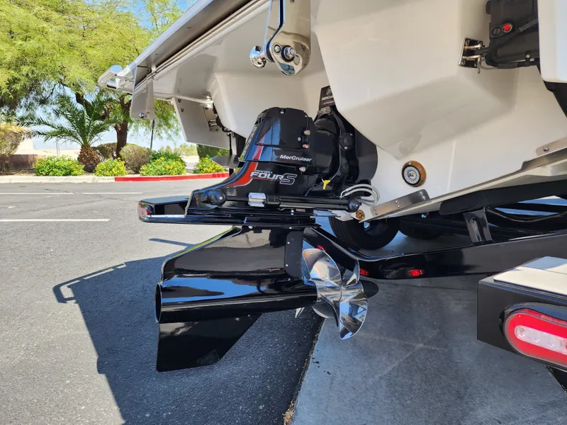 Slide: The Image of Cobalt Boats R8 SURF 2026 - 14