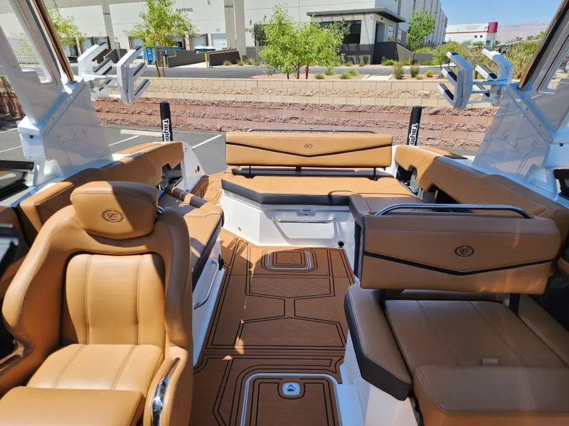 Slide: The Image of Cobalt Boats R8 SURF 2026 - 19