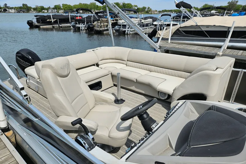 Slide: The Image of Harris GRAND MARINER 230 2016 - 14