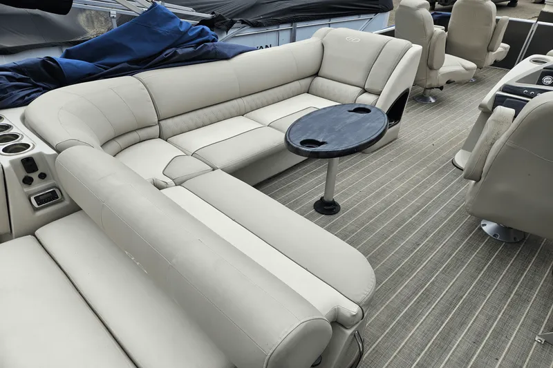 Slide: The Image of Harris GRAND MARINER 230 2016 - 2