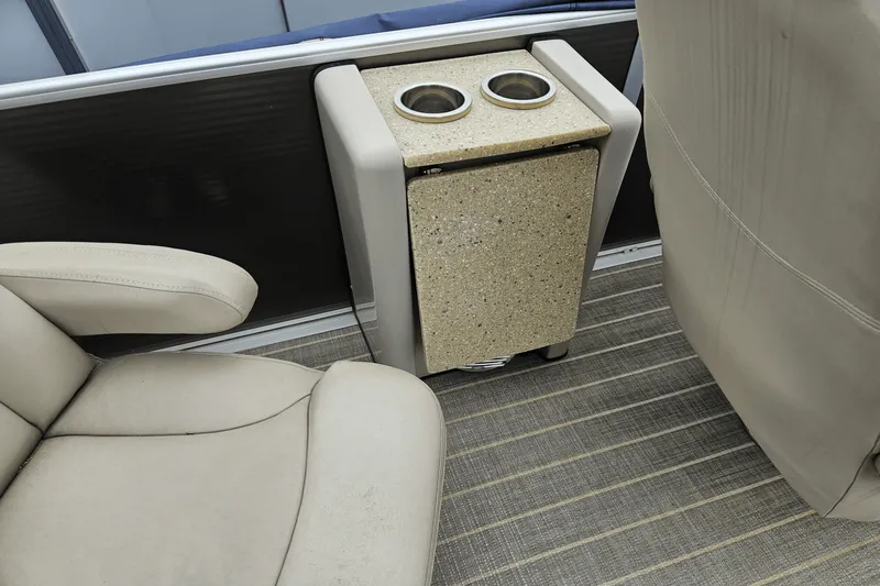 Slide: The Image of Harris GRAND MARINER 230 2016 - 9