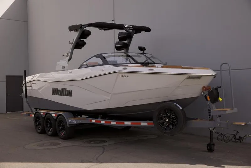 Slide: The Image of Malibu 26 LSV 2026 - 2
