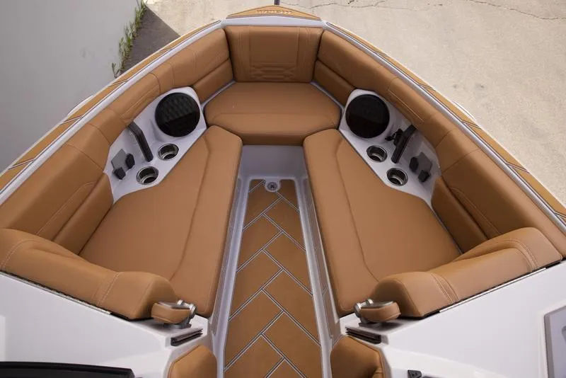 Slide: The Image of Malibu 26 LSV 2026 - 26