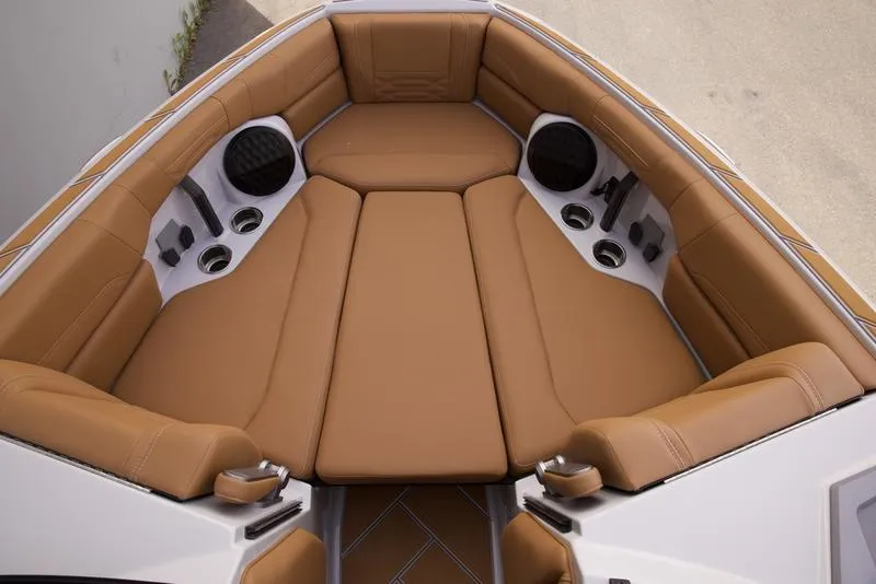 Slide: The Image of Malibu 26 LSV 2026 - 27