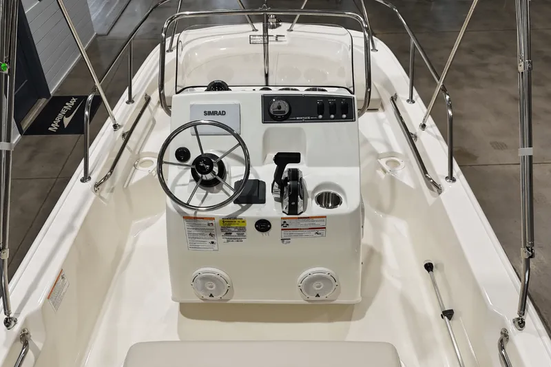 Slide: The Image of Boston Whaler 150 Montauk 2025 - 15