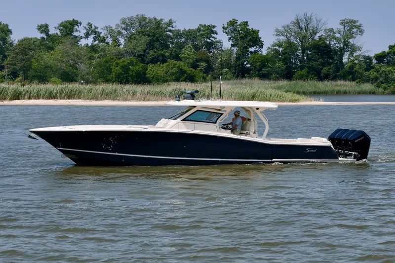 Slide: The Image of Scout 400 LXF Li-Ion 2025 - 10