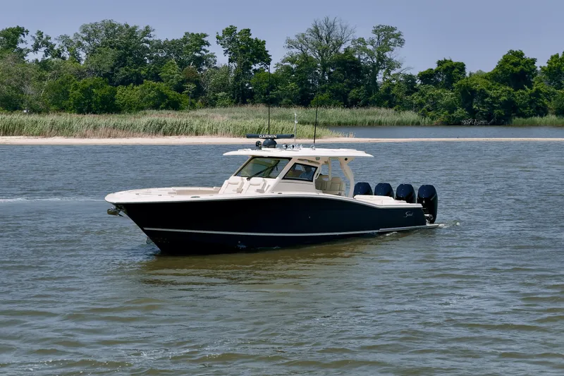 Slide: The Image of Scout 400 LXF Li-Ion 2025 - 11