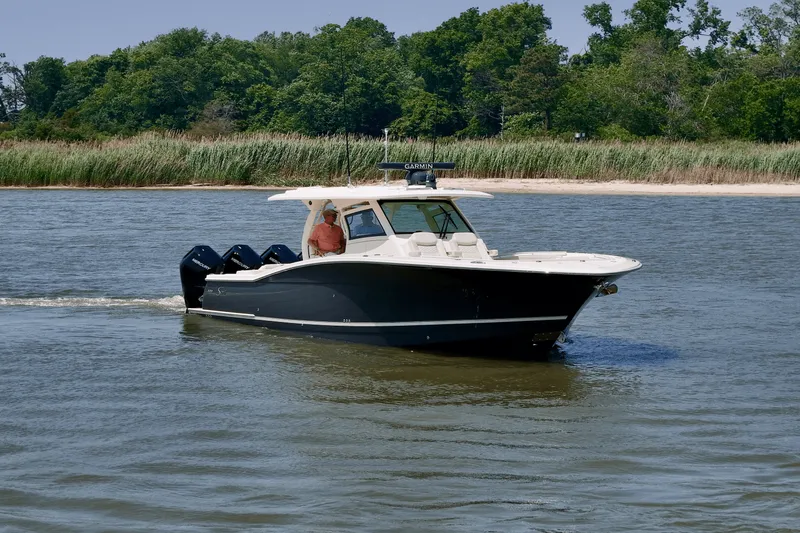 Slide: The Image of Scout 400 LXF Li-Ion 2025 - 2