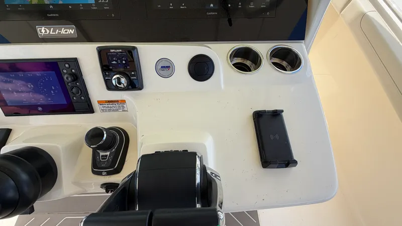 Slide: The Image of Scout 400 LXF Li-Ion 2025 - 21