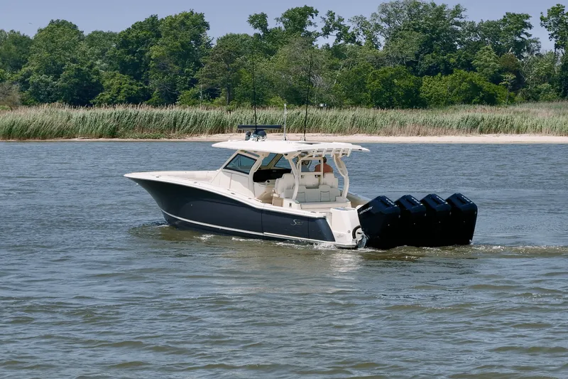 Slide: The Image of Scout 400 LXF Li-Ion 2025 - 8