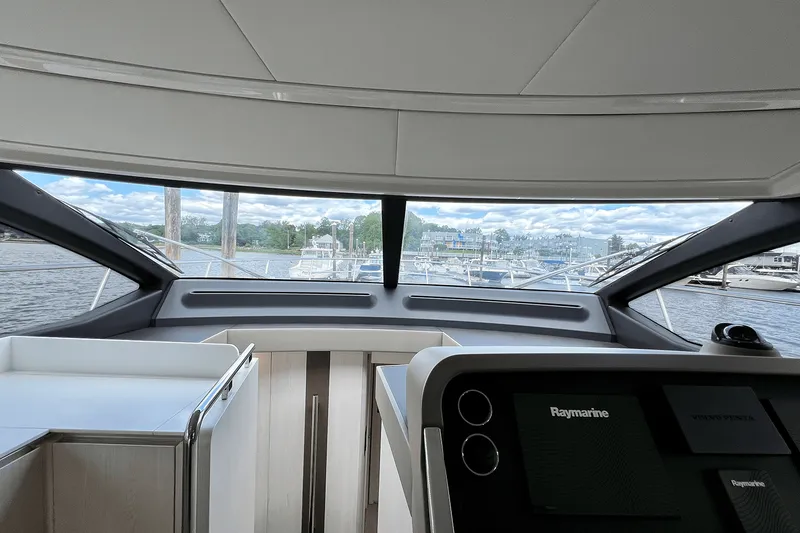 Slide: The Image of Azimut 50 FLYBRIDGE 2019 - 74